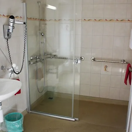 Communale A L'union 호텔 Gilly