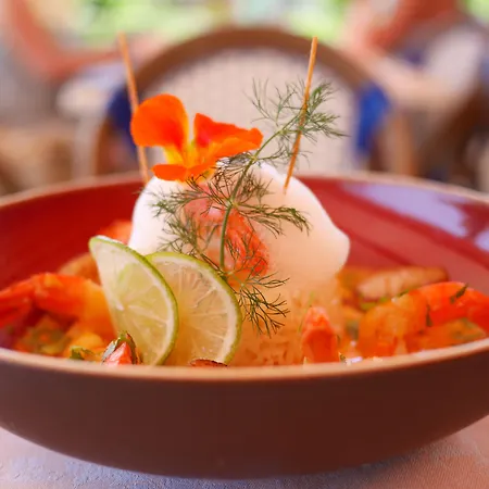 Communale A L'union 호텔 Gilly