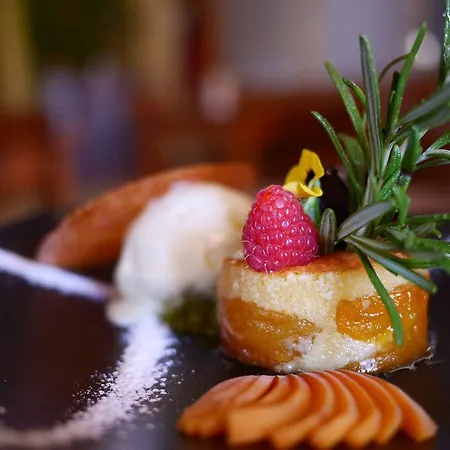 Communale A L'union 호텔 3*