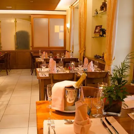 Communale A L'union Hotel 3*