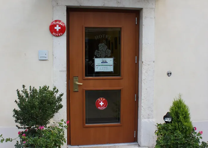 Communale A L'union Hotell 3*